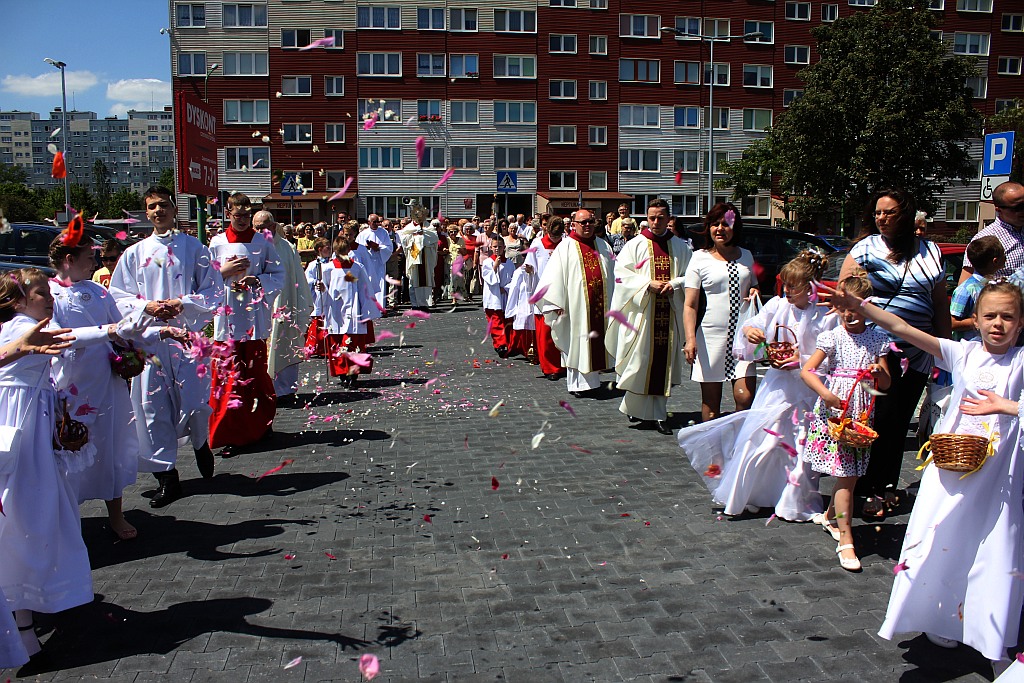Tysiące legniczan przeszło w procesjach
