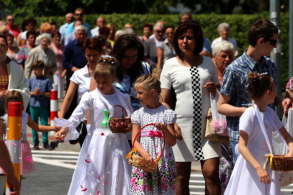 Tysiące legniczan przeszło w procesjach

