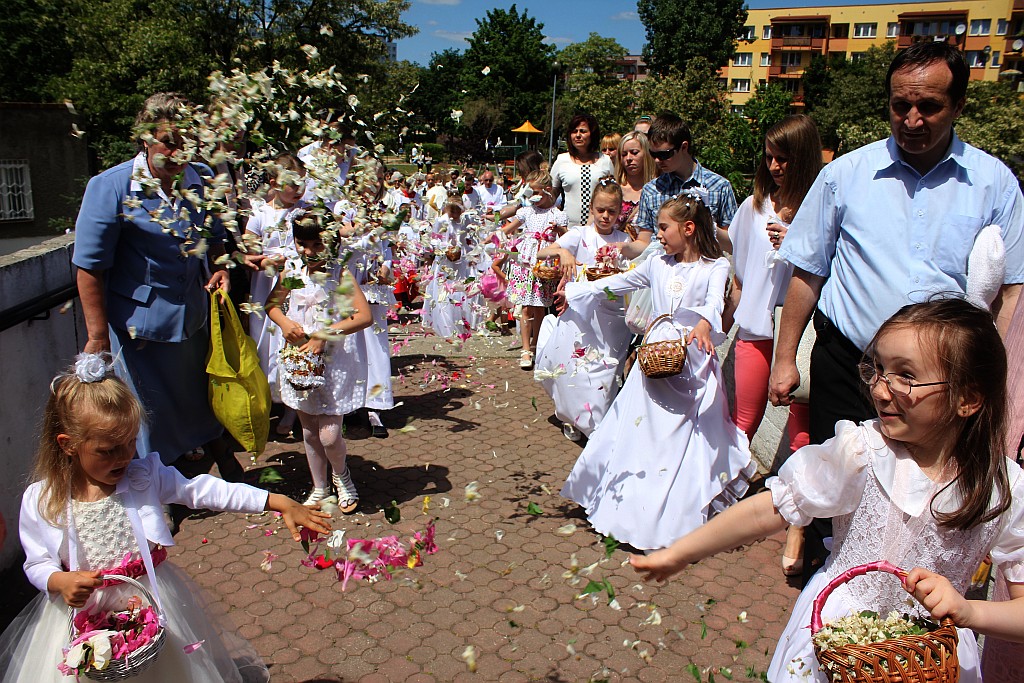 Tysiące legniczan przeszło w procesjach
