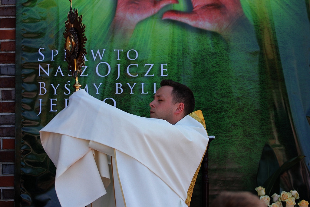 Tysiące legniczan przeszło w procesjach
