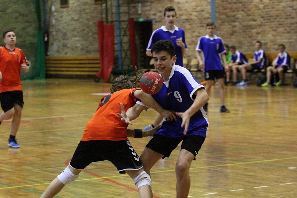 Szczypiorniści walczą w Lion Cup 2015 cz1