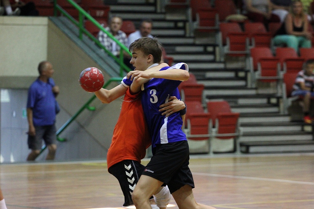 Szczypiorniści walczą w Lion Cup 2015 cz1