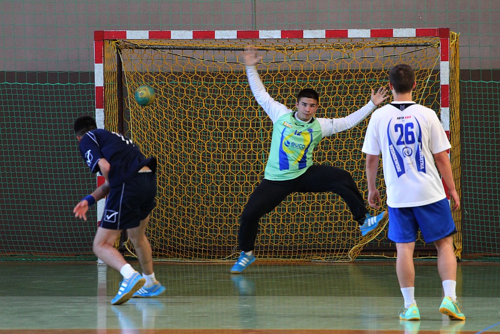 Szczypiorniści walczą w Lion Cup 2015 cz.3