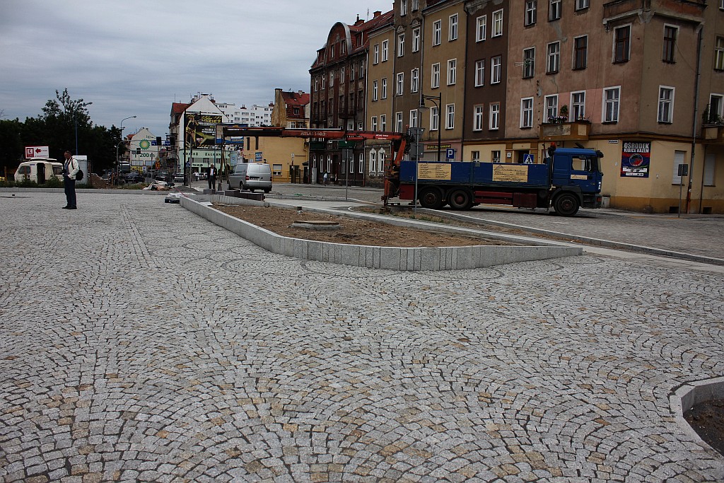 Rozpoczął się montaż Pomnika Zesłańcom Sybiru