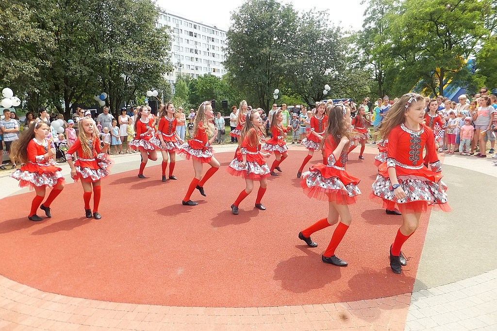 Legniczanie bawią się na festynie LSM cz1