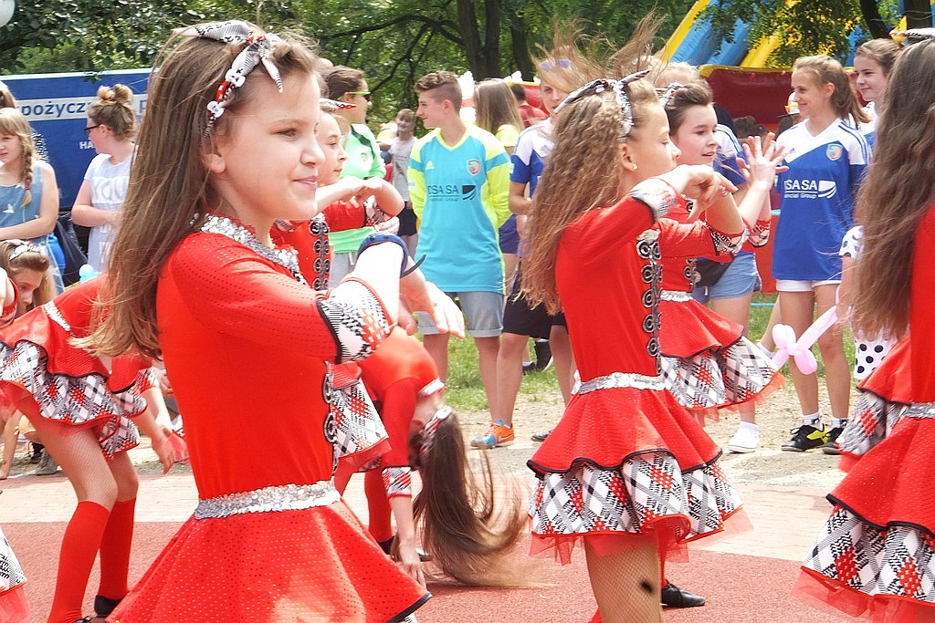 Legniczanie bawią się na festynie LSM cz1