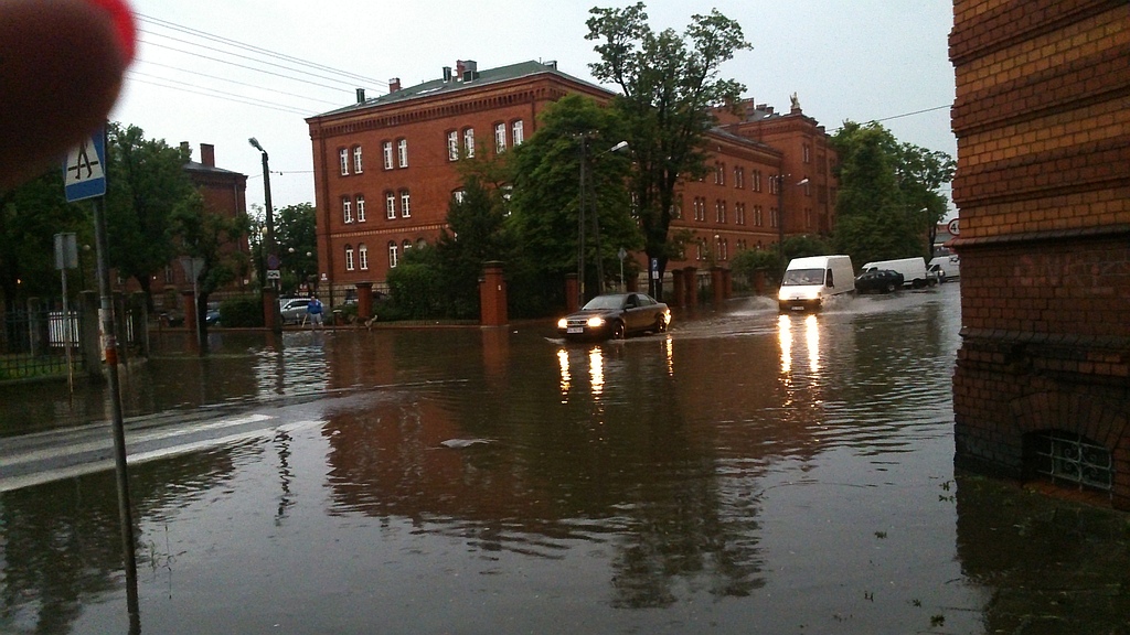 Legnica po przejściu ulewnej burzy