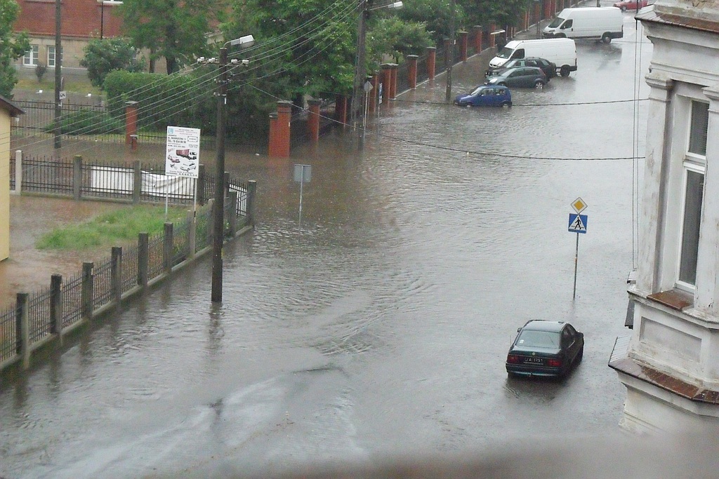 Legnica po przejściu ulewnej burzy