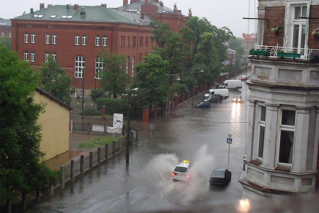 Legnica po przejściu ulewnej burzy