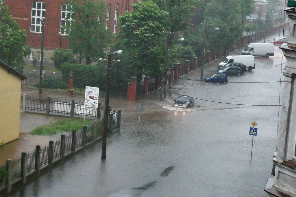 Legnica po przejściu ulewnej burzy