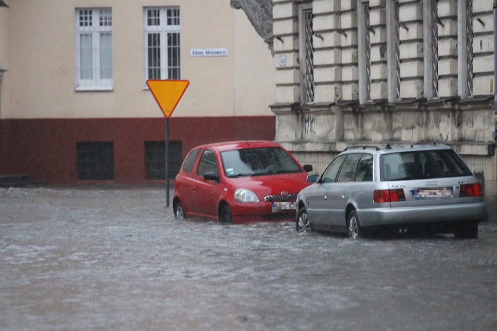 Legnica po przejściu ulewnej burzy