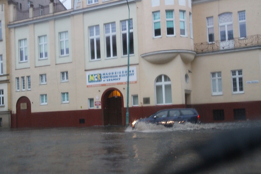 Legnica po przejściu ulewnej burzy