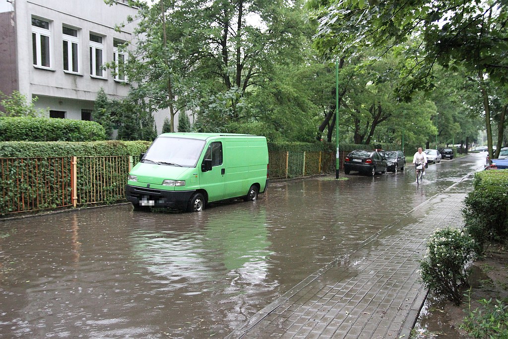 Legnica po przejściu ulewnej burzy