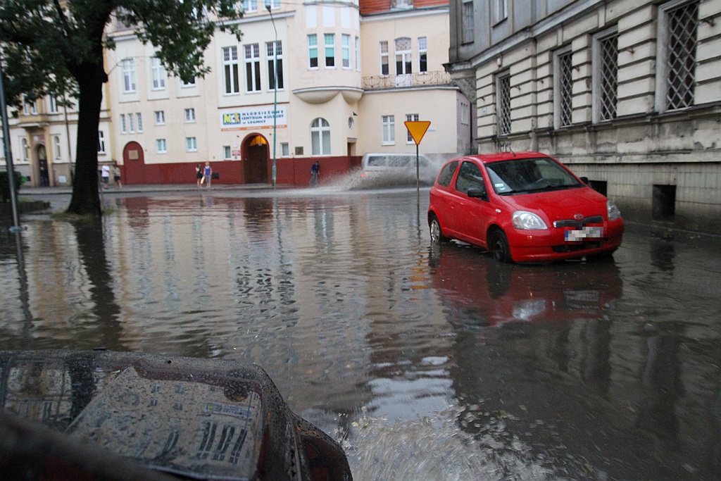 Legnica po przejściu ulewnej burzy