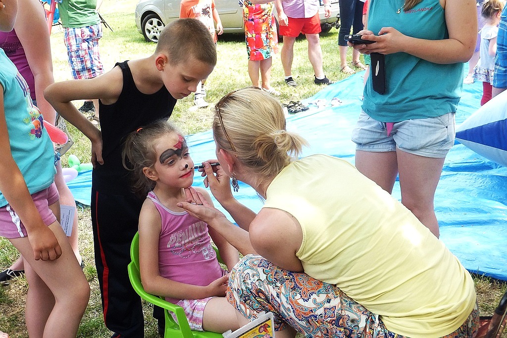Legniczanie bawią się na festynie LSM cz1