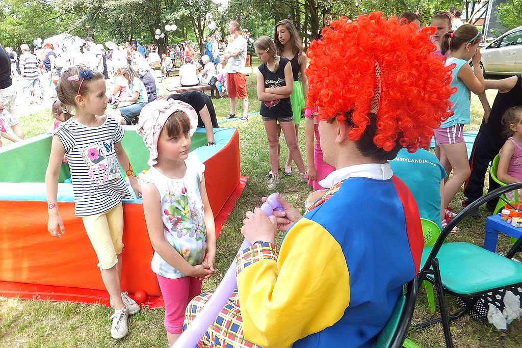Legniczanie bawią się na festynie LSM cz1