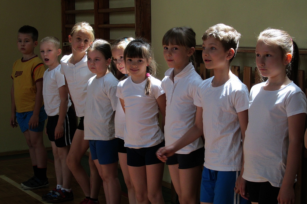 Kolorowe zajęcia sportowe w SP 6