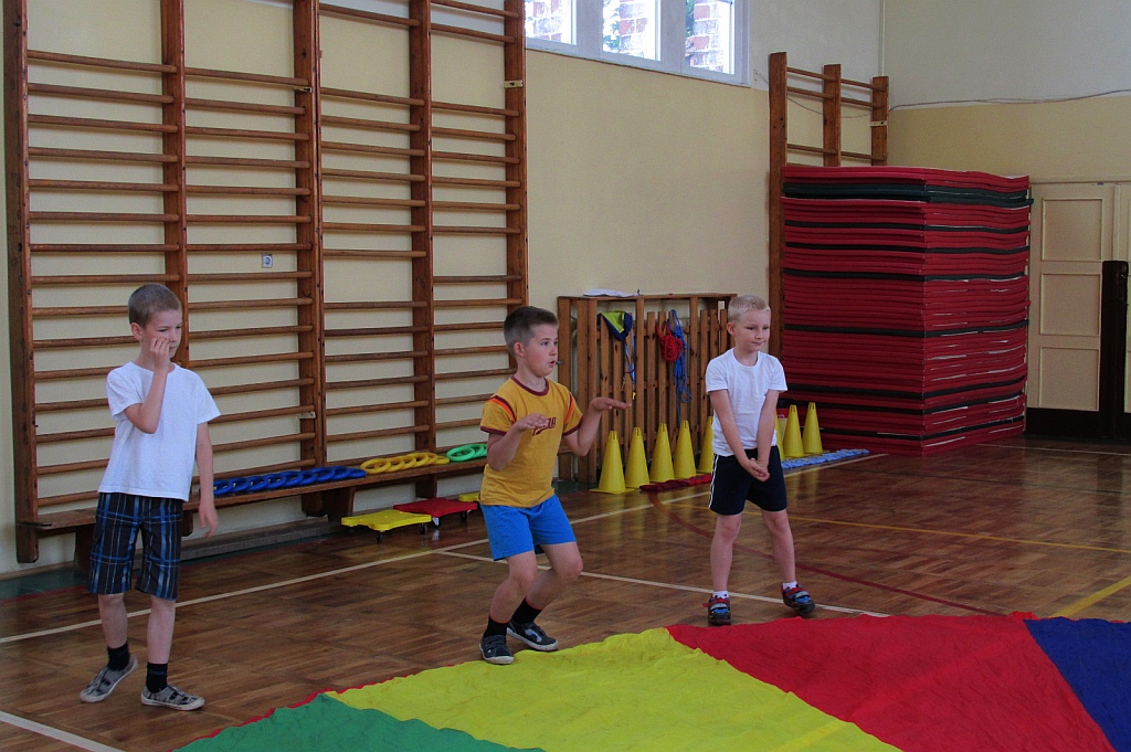 Kolorowe zajęcia sportowe w SP 6