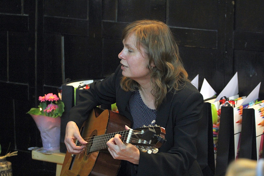 Gitarzyści i plastycy zakończyli zajęcia