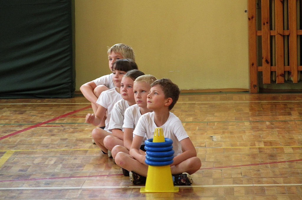 Kolorowe zajęcia sportowe w SP 6