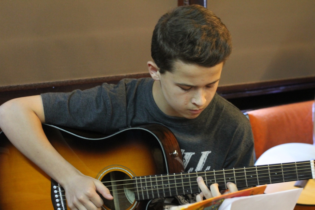 Gitarzyści i plastycy zakończyli zajęcia