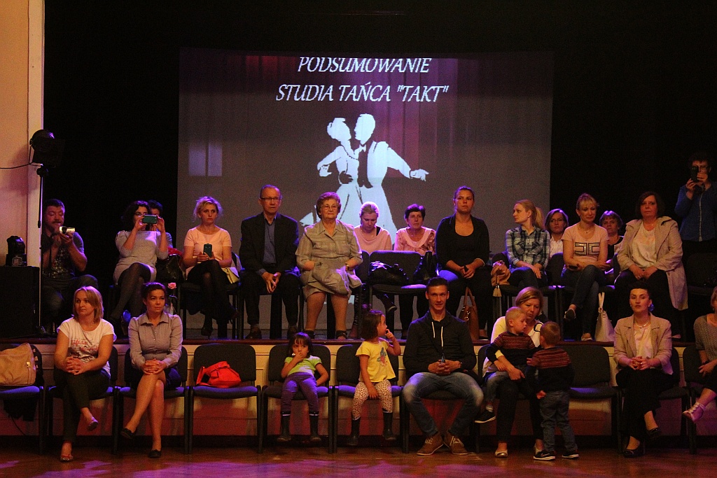 W Młodziezowym Centrum Kultury taniec siłą stoi