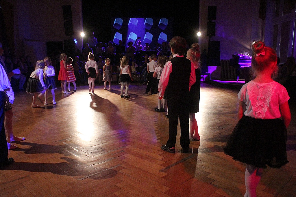 W Młodziezowym Centrum Kultury taniec siłą stoi