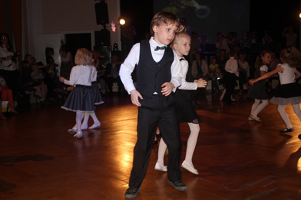W Młodziezowym Centrum Kultury taniec siłą stoi