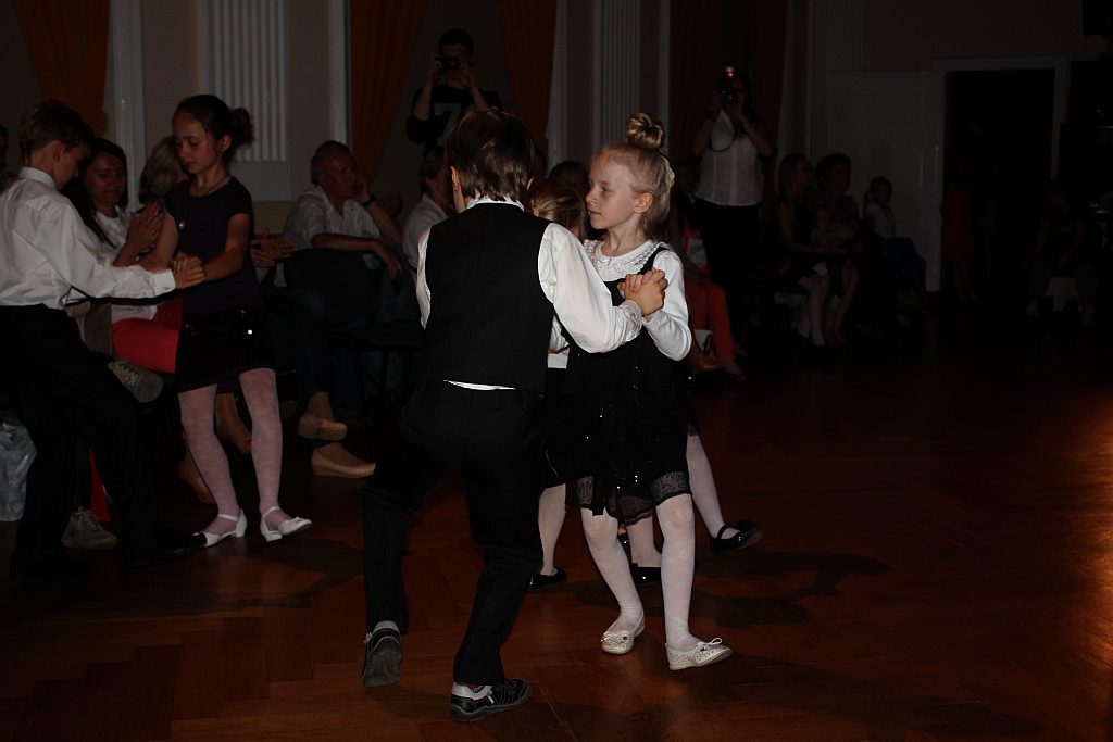 W Młodziezowym Centrum Kultury taniec siłą stoi