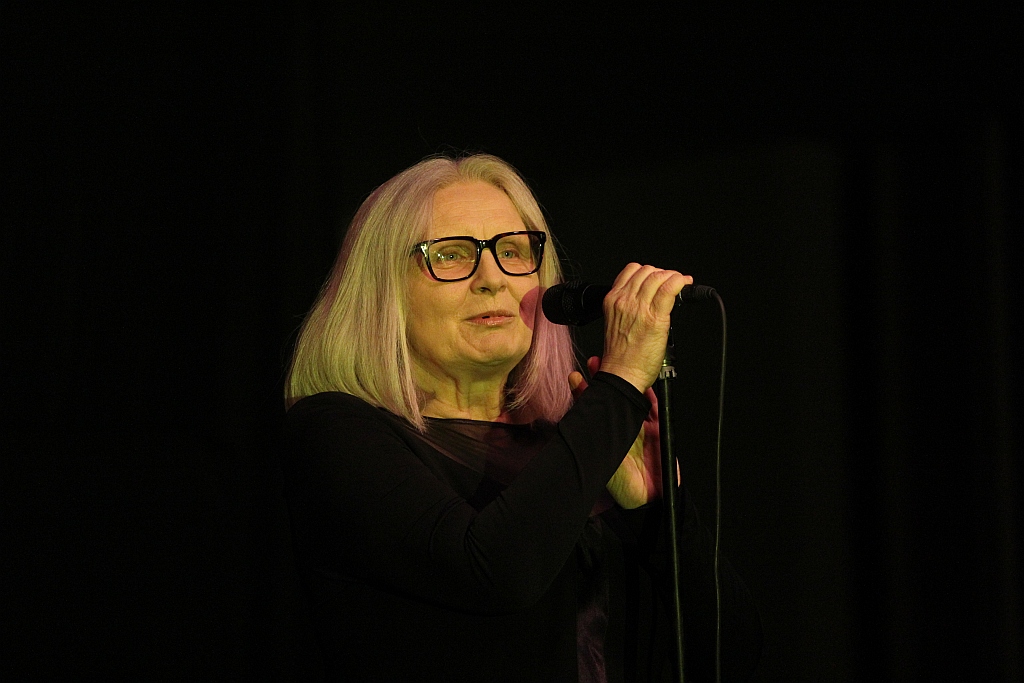 Magda Umer i jej mężczyźni na scenie w Qubusie