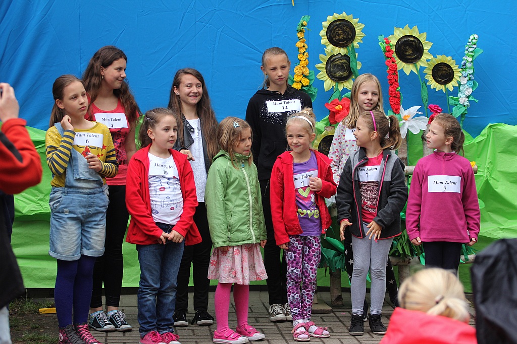 Piąte jagodowe biesiadowanie w szkole podstawowej w Rzeszotarach