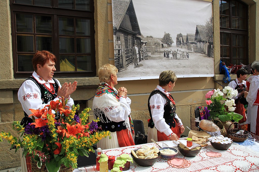 Dawnych Kresów czar … na dziedzińcu Akademii Rycerskiej