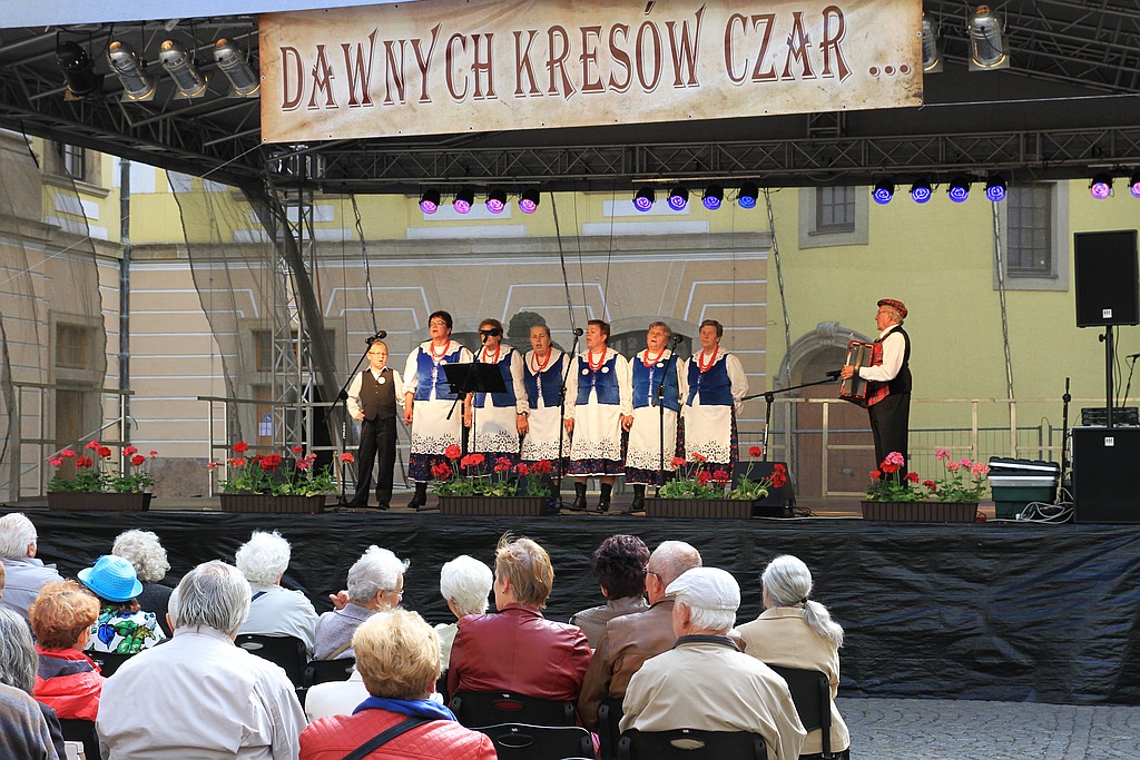 Dawnych Kresów czar … na dziedzińcu Akademii Rycerskiej
