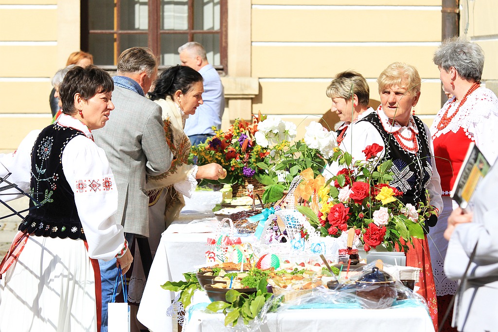 Dawnych Kresów czar … na dziedzińcu Akademii Rycerskiej