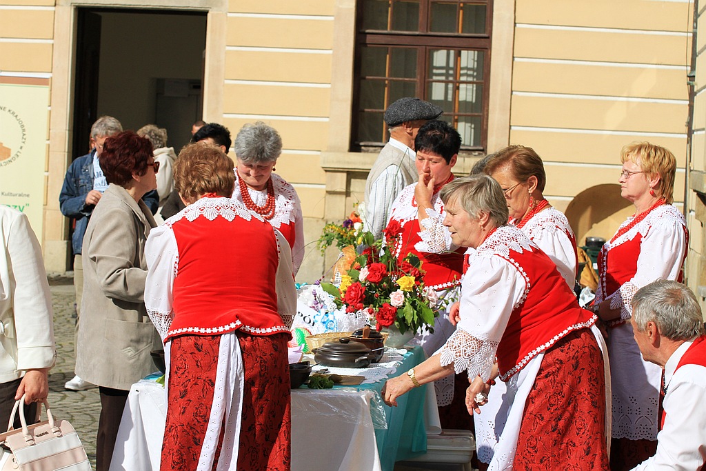 Dawnych Kresów czar … na dziedzińcu Akademii Rycerskiej