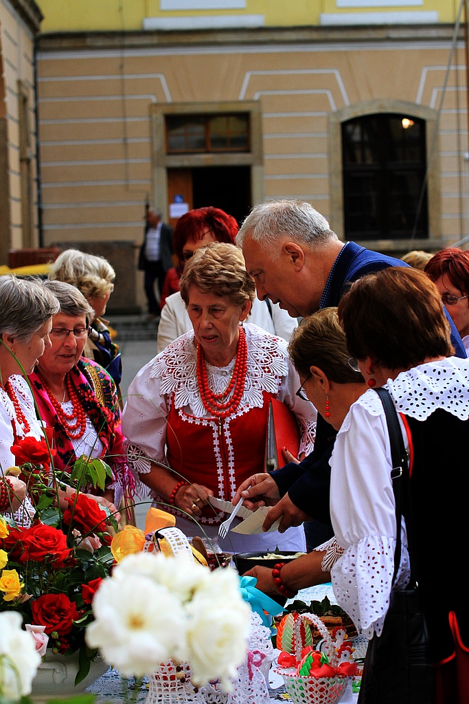 Dawnych Kresów czar … na dziedzińcu Akademii Rycerskiej