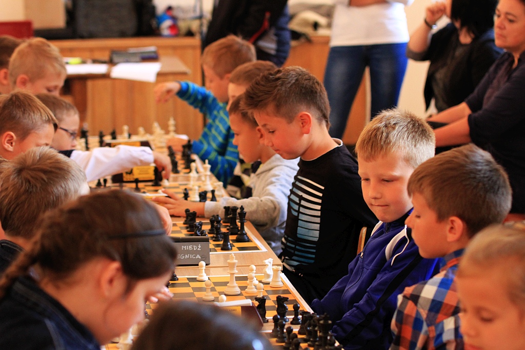 Szachowy maraton pierszwszaków w Akademii Rycerskiej