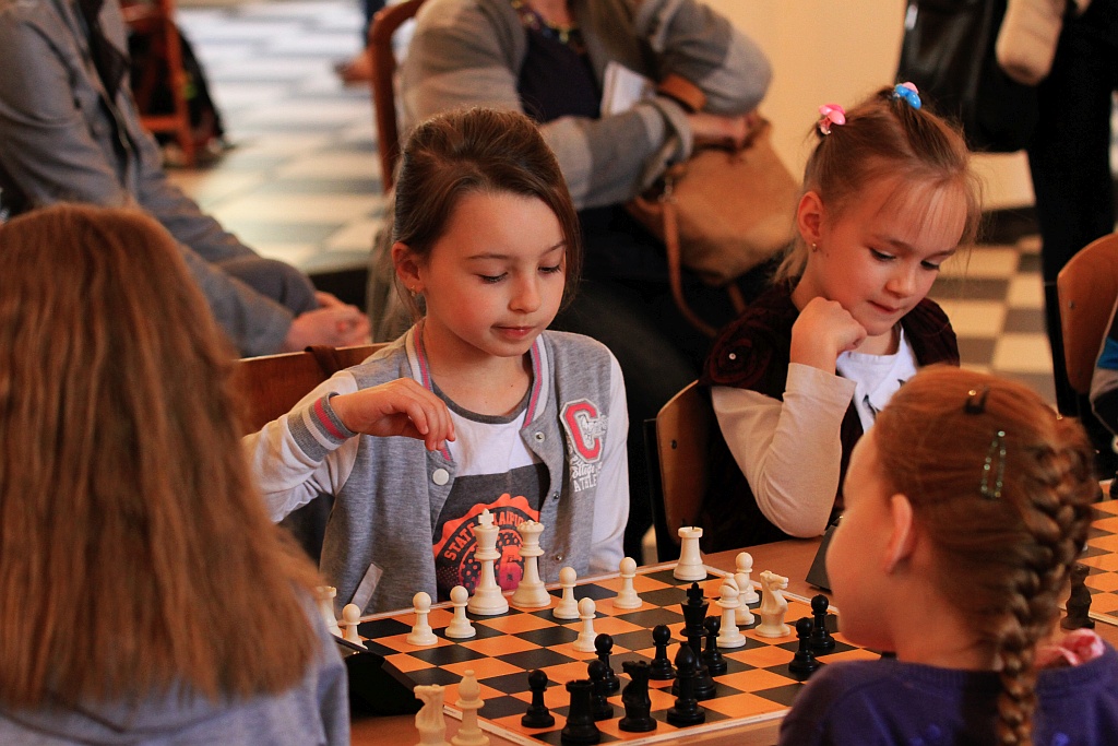 Szachowy maraton pierszwszaków w Akademii Rycerskiej