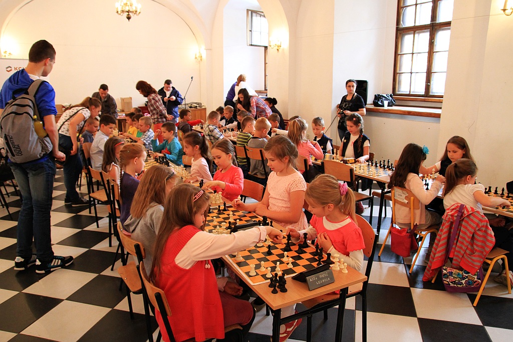 Szachowy maraton pierszwszaków w Akademii Rycerskiej