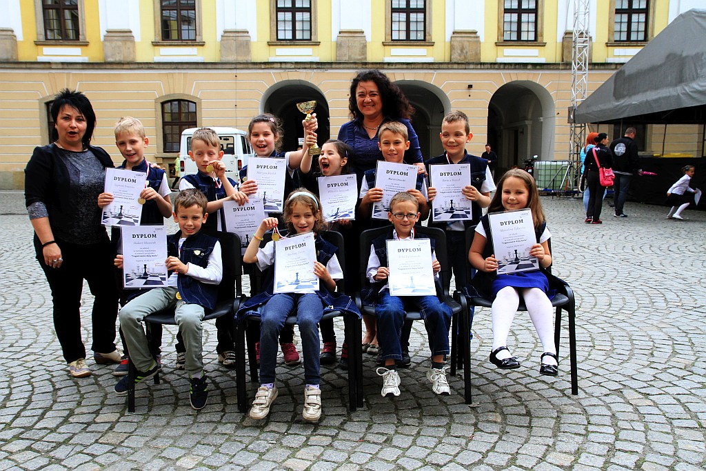 Szachowy maraton pierszwszaków w Akademii Rycerskiej