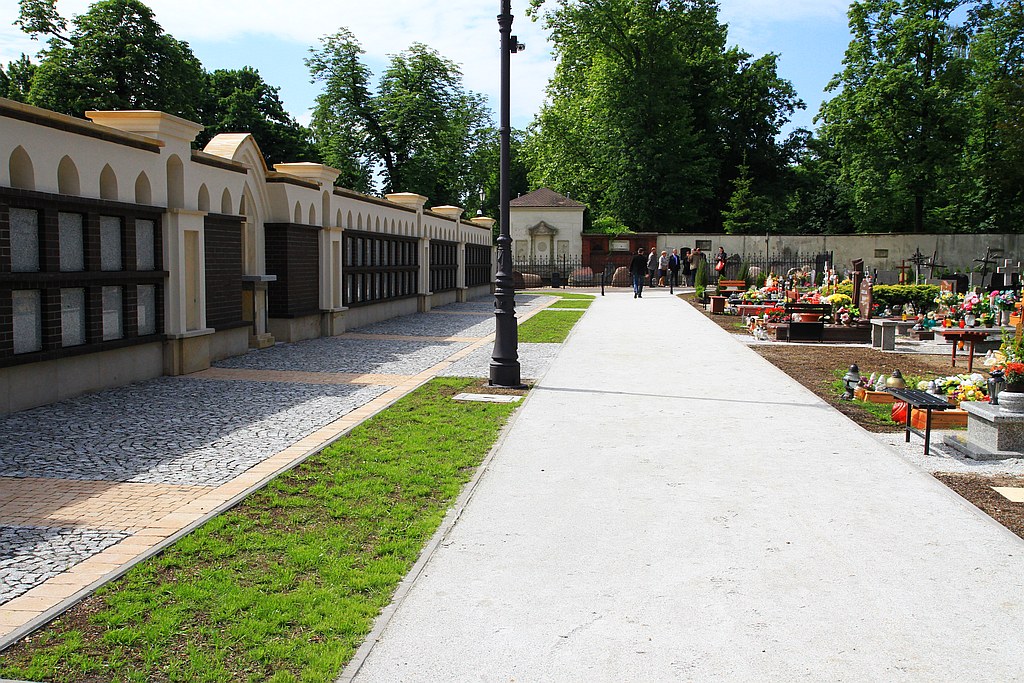 Nowe kolumbarium. Pierwsze pochówki od lipca
