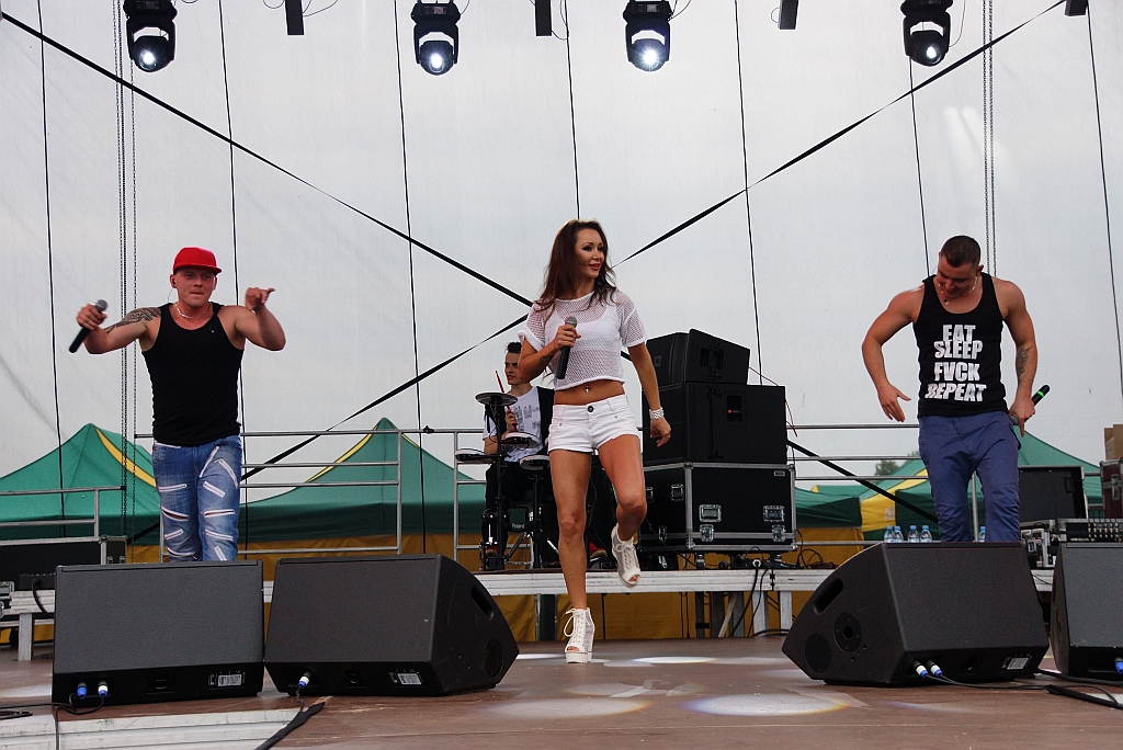 Gwiazdy disco polo rozgrzewją publiczność