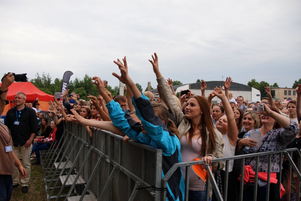 Gwiazdy disco polo rozgrzewją publiczność