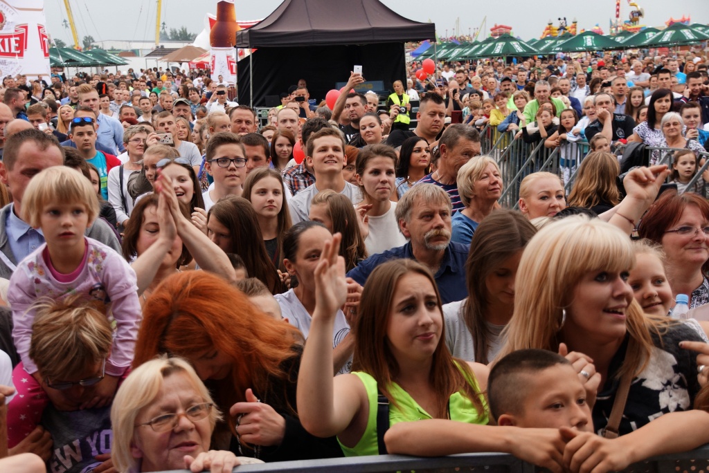 Gwiazdy disco polo rozgrzewją publiczność