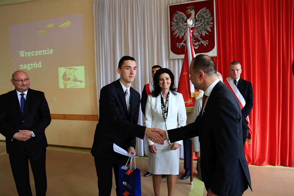 Minister na zakończeniu roku szkolnego w budowlance
