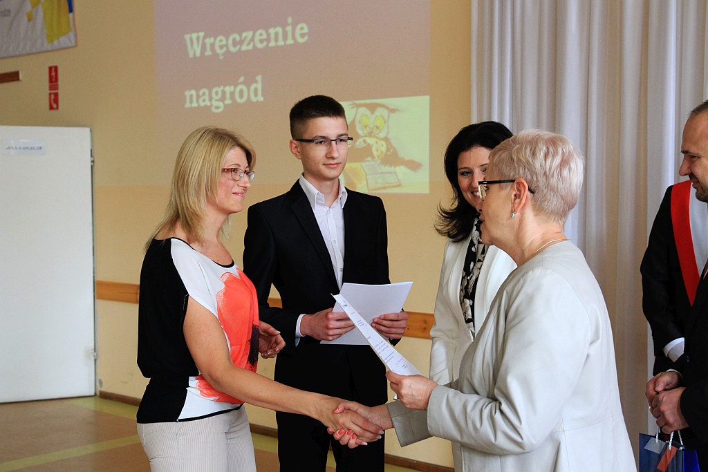 Minister na zakończeniu roku szkolnego w budowlance