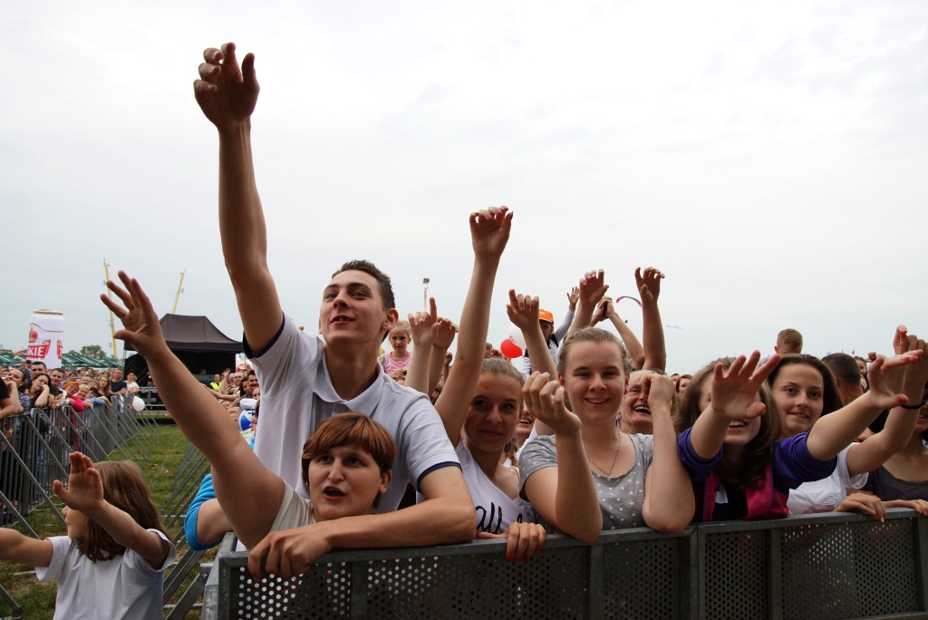 Gwiazdy disco polo rozgrzewją publiczność