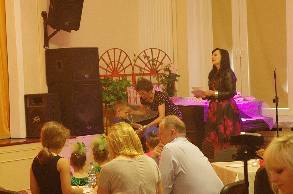 Kolorowa scena Młodzieżowego Centrum Kultury