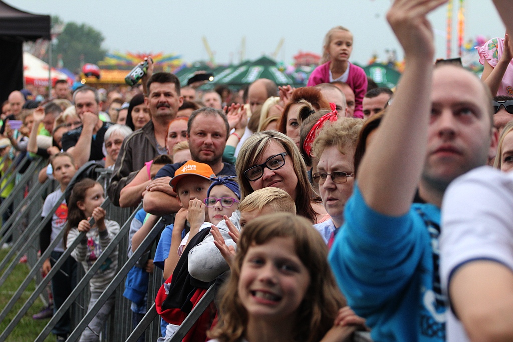 Gwiazdy disco polo rozgrzewją publiczność