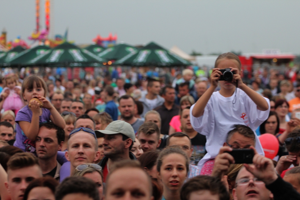 Gwiazdy disco polo rozgrzewją publiczność